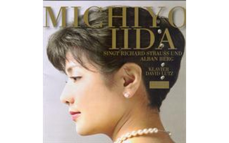 Michiyo Iida-31
